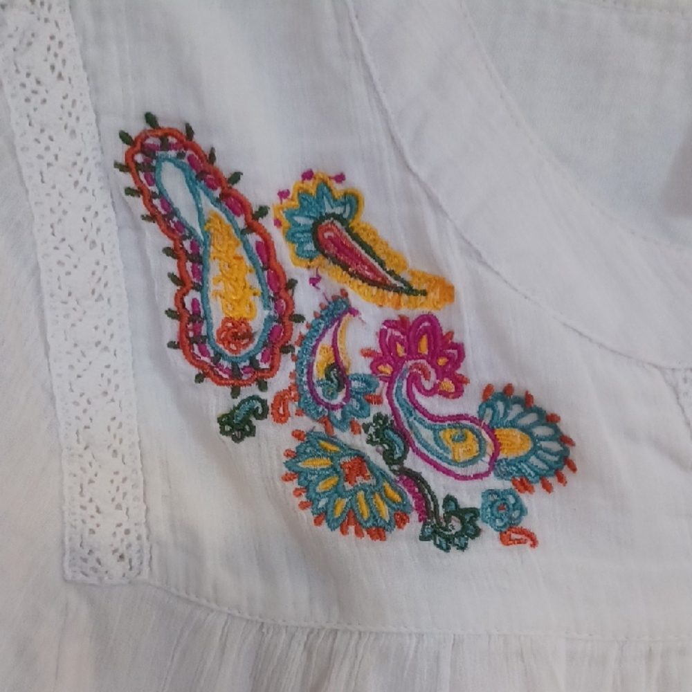 Blair Ivory Cotton Embroidered Top with An Ivory Tank - Picture 2 of 9